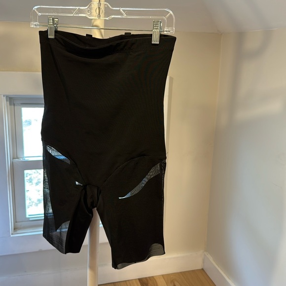 Honeylove super power Black Shapewear Shorts - Picture 4 of 6